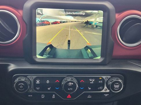 Used 2022 Jeep Gladiator Rubicon w/ LED Lighting Group image 18