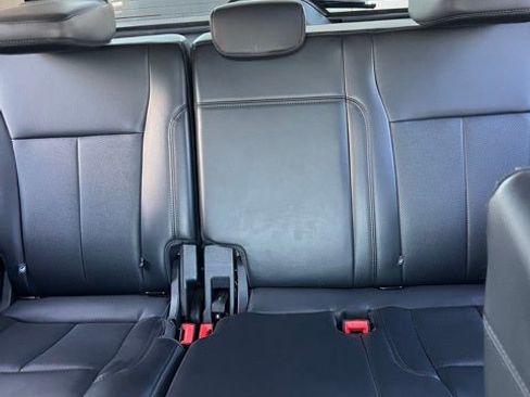 Used 2024 Ford Expedition XLT image 15