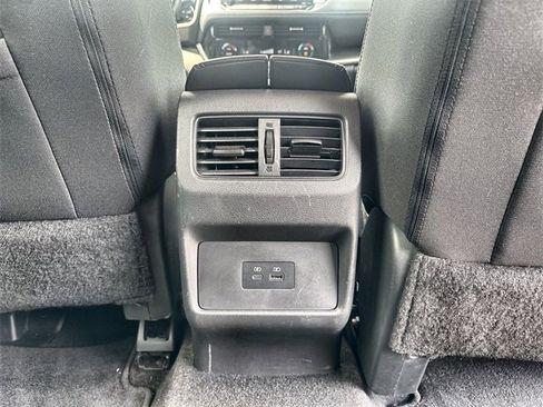 Certified 2022 Nissan Rogue SV image 33