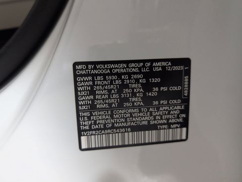 Used 2024 Volkswagen Atlas SEL Premium R-Line image 39