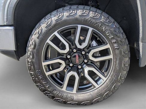 Used 2021 GMC Sierra 1500 AT4 w/ Driver Alert Package II AWD/4WD image 23