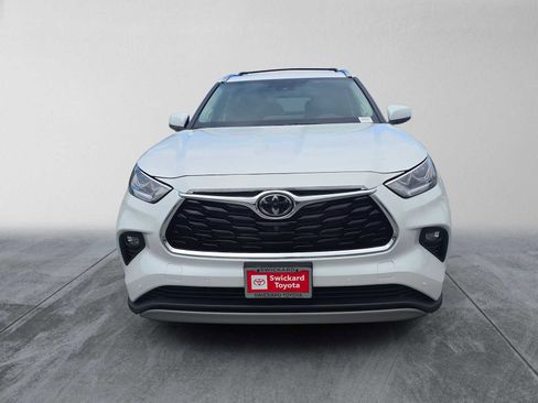 New 2026 Toyota Highlander Platinum AWD/4WD image 8