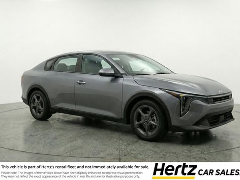 Used 2025 Kia K4 LXS image 1