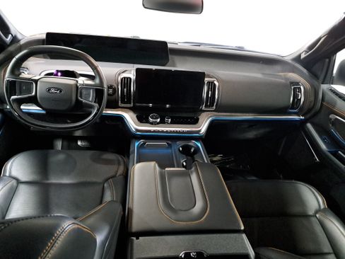 Used 2025 Ford Expedition Tremor AWD/4WD image 9