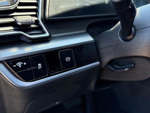 Used 2024 Kia Sportage EX image 13