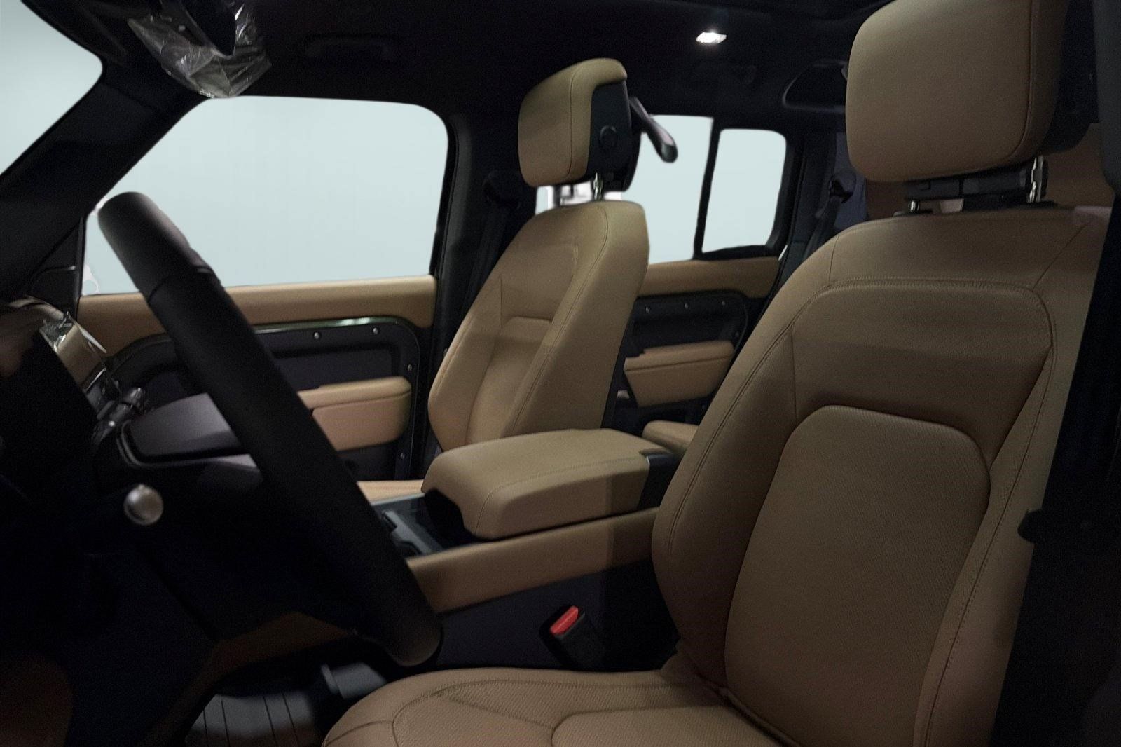 New 2026 Land Rover Defender 110 X-Dynamic SE AWD/4WD image 5