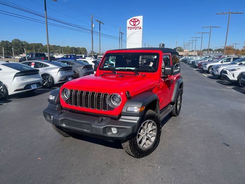 Used 2025 Jeep Wrangler Sport image 1