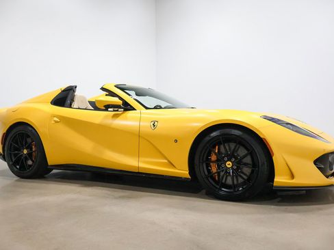 Used 2022 Ferrari 812 GTS image 80