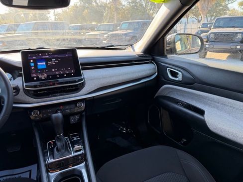 Used 2023 Jeep Compass Sport image 32