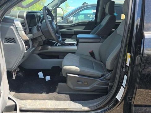 Used 2023 Ford F250 XLT w/ XLT Premium Package AWD/4WD image 4