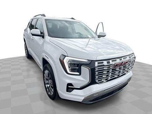 Used 2026 GMC Terrain Denali AWD/4WD image 1