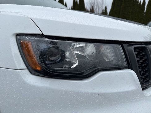 Used 2018 Jeep Grand Cherokee Trailhawk image 11