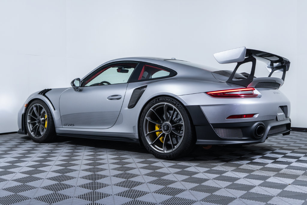 Certified 2018 Porsche 911 GT2 RS RWD image 3