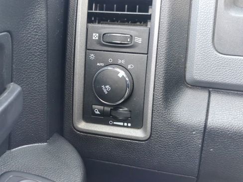Used 2019 RAM 1500 Express image 27