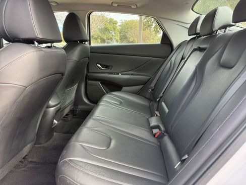 Used 2025 Hyundai Elantra Limited image 25