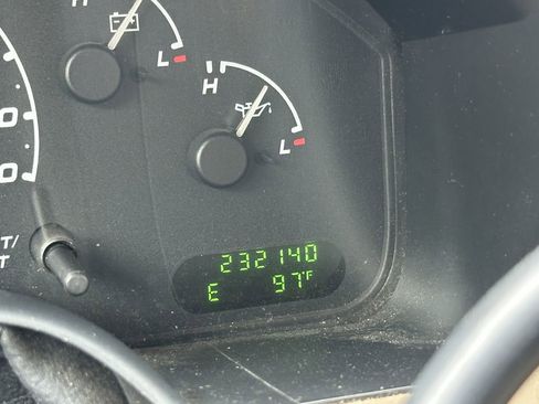 Used 2002 Ford Explorer XLT image 36