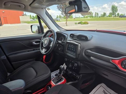 Used 2020 Jeep Renegade Trailhawk w/ Cold Weather Group AWD/4WD image 37