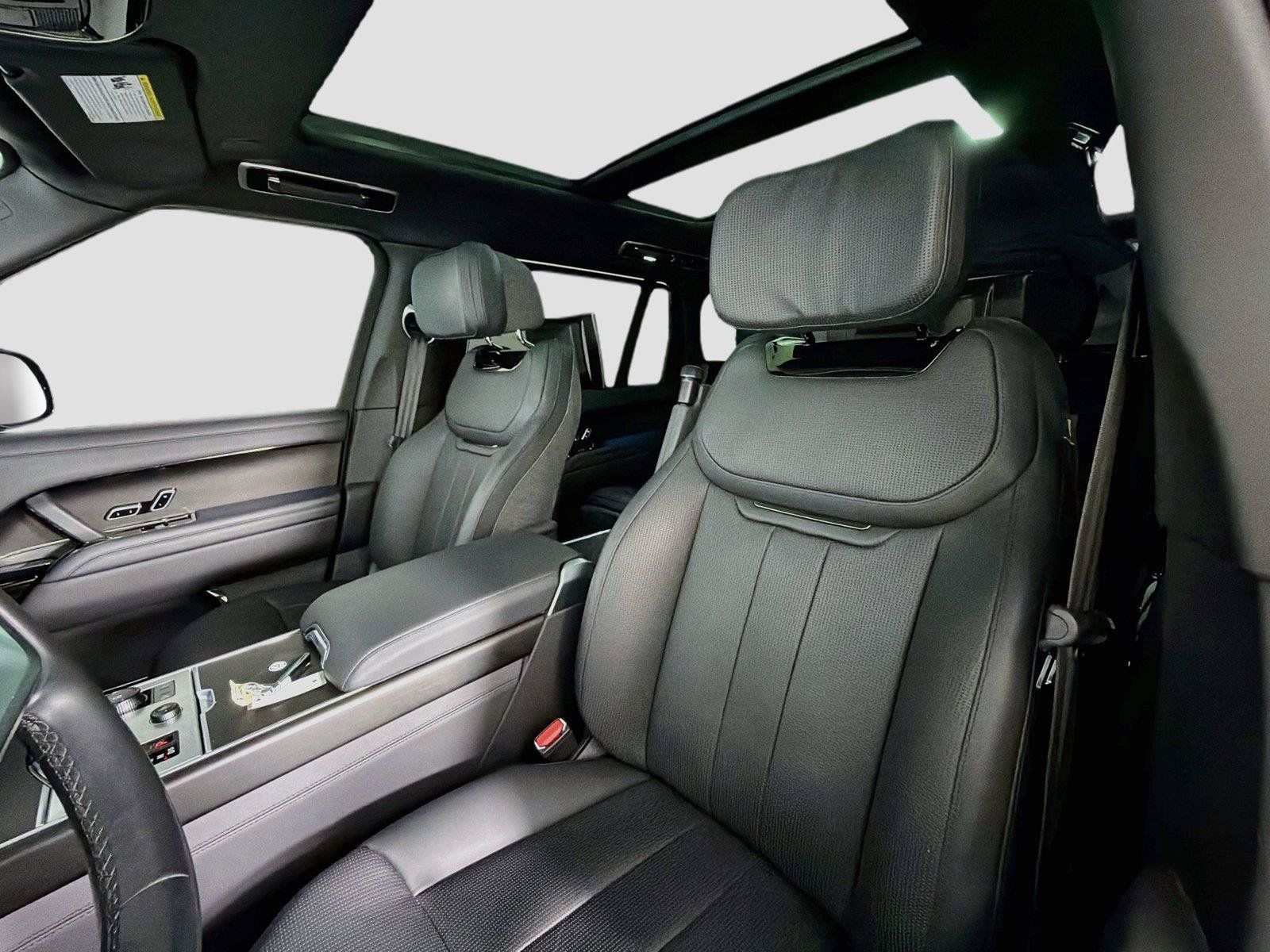 Certified 2023 Land Rover Range Rover SV AWD/4WD image 21