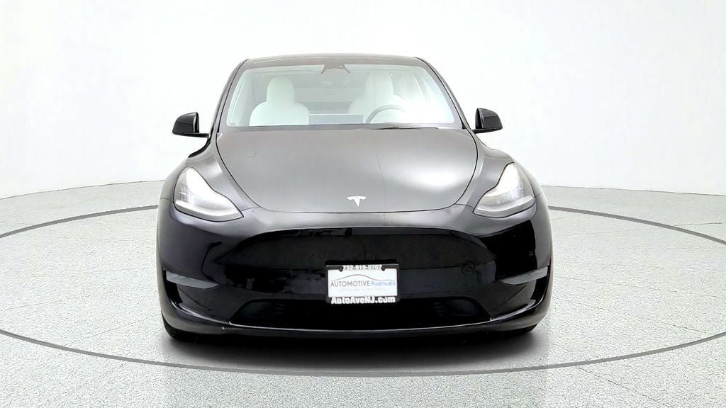 Used 2021 Tesla Model Y Performance AWD/4WD image 2