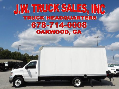 Used 2023 Ford E-450 and Econoline 450 Super Duty w/ Power Windows & Locks Group RWD image 2