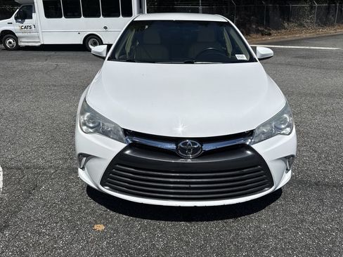 Used 2015 Toyota Camry XLE FWD image 2