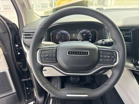 Used 2024 Jeep Wagoneer Series II w/ Flexible Seating Group AWD/4WD image 14