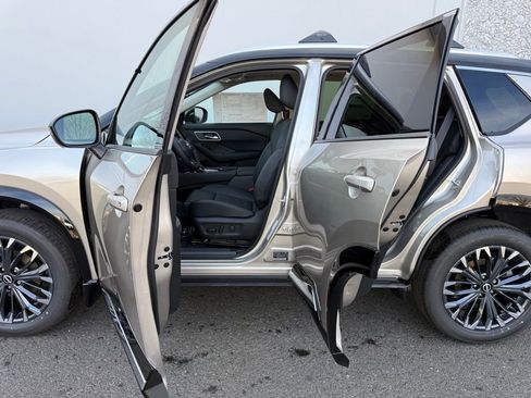 New 2026 Nissan Rogue Platinum w/ Platinum Premium Package image 19