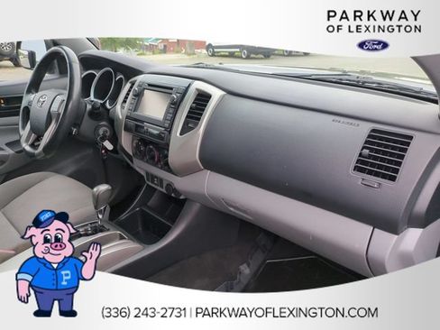 Used 2013 Toyota Tacoma PreRunner w/ SR5 Pkg RWD image 32
