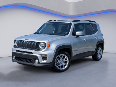 Used 2021 Jeep Renegade Latitude FWD image 2