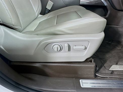 Used 2019 Chevrolet Silverado 1500 LTZ image 24