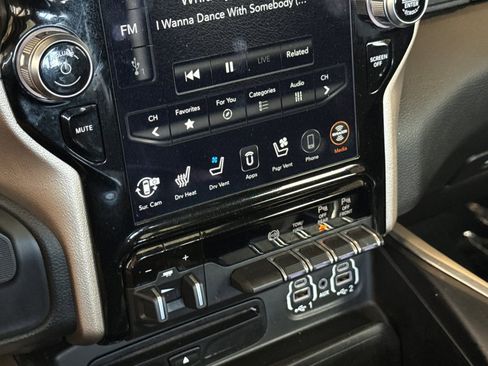Used 2019 RAM 2500 Laramie AWD/4WD image 19