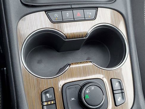 Certified 2021 GMC Acadia SLE w/ Driver Convenience Package image 24