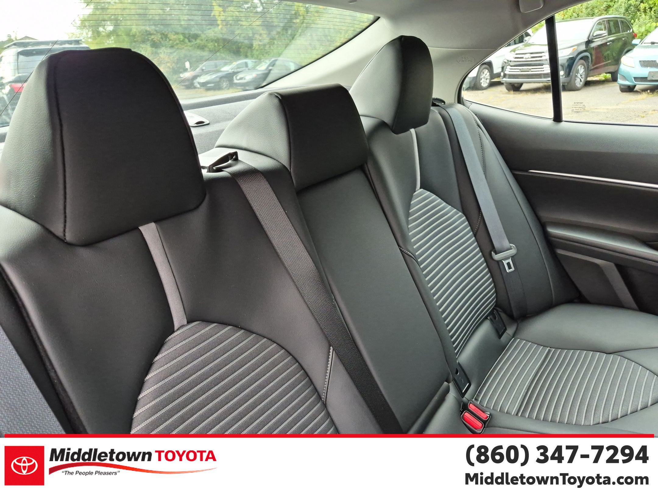 Used 2024 Toyota Camry SE w/ Cold Weather Package FWD image 31