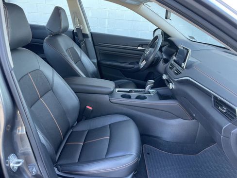 Used 2022 Nissan Altima 2.5 SR image 13