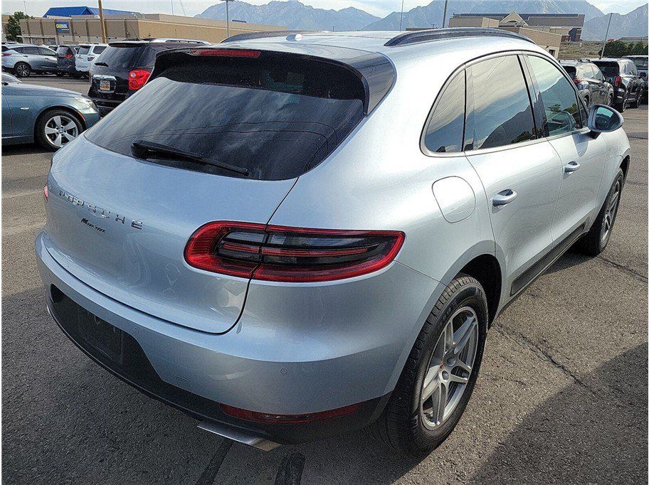 Used 2017 Porsche Macan AWD/4WD image 2