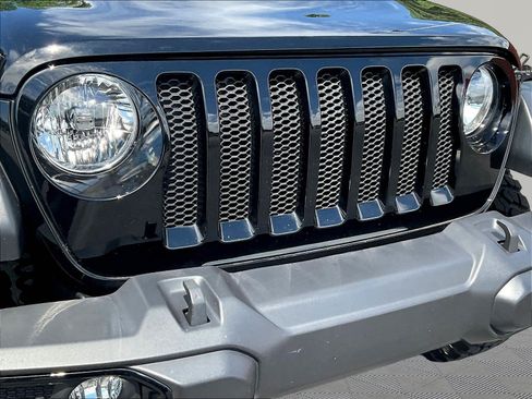 Used 2023 Jeep Wrangler Unlimited Sport AWD/4WD image 32