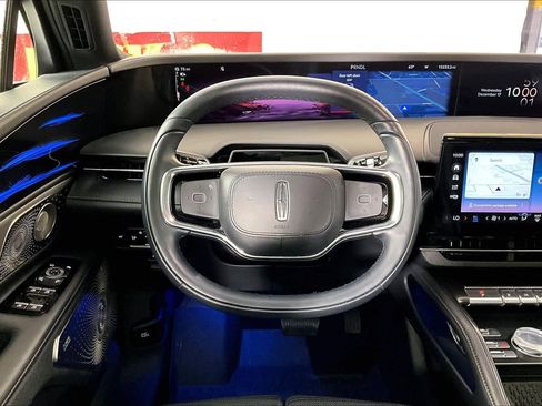 Used 2024 Lincoln Nautilus Reserve w/ Equipment Group 203A image 5