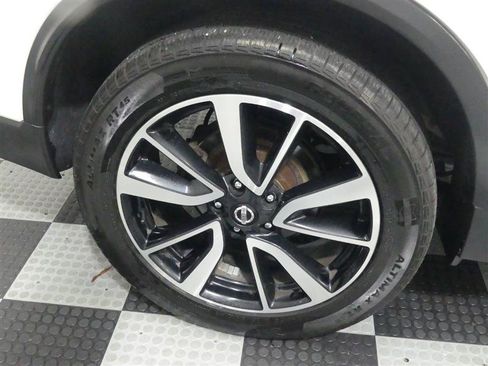 Used 2017 Nissan Rogue SL w/ SL Premium Package AWD/4WD image 17