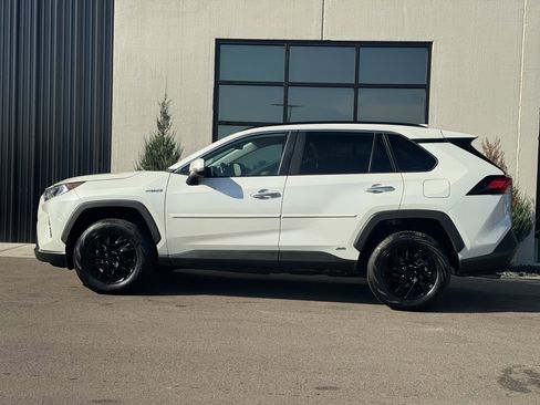 Used 2021 Toyota RAV4 Limited image 2