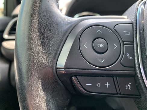 Used 2019 Toyota Camry SE image 19