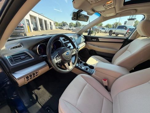 Used 2017 Subaru Outback 2.5i Premium AWD/4WD image 10
