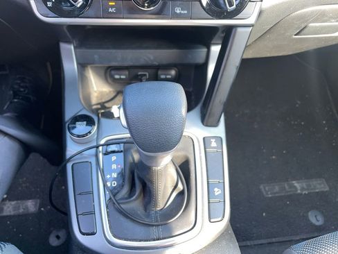 Used 2023 Kia Seltos LX image 12