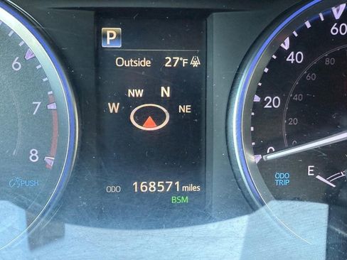 Used 2019 Toyota Highlander XLE image 23