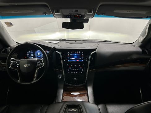 Used 2019 Cadillac Escalade ESV Premium Luxury AWD/4WD image 15
