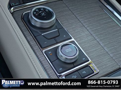 Used 2023 Ford Expedition Limited image 23