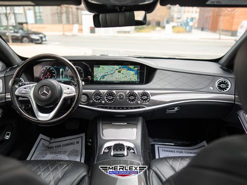 Used 2018 Mercedes-Benz S 560 4MATIC Sedan w/ Premium Package image 14