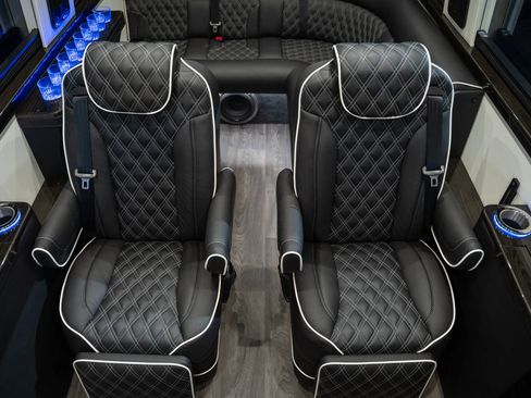 Used 2024 Mercedes-Benz Sprinter 3500 image 15