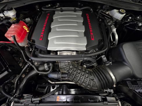Used 2016 Chevrolet Camaro SS RWD image 40