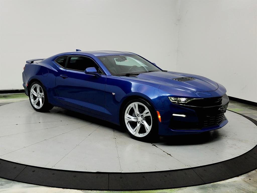 Used 2019 Chevrolet Camaro SS RWD image 3