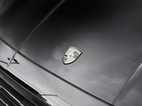 Used 2026 Porsche Cayenne Turbo AWD/4WD image 7